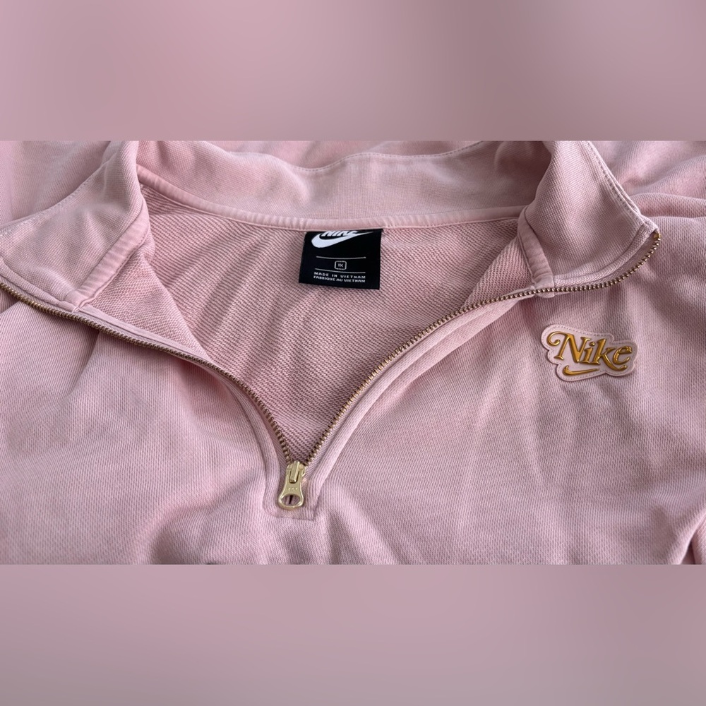 Nike Women’s Quarter-Zip Top - Picture 2 of 4